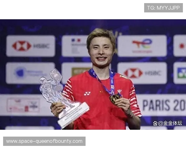 石宇奇逆转昆拉武特夺世锦赛男单冠军,国羽时隔10年再登顶 石宇奇逆转昆拉武特夺世锦赛男单冠军,国羽时隔10年再登顶